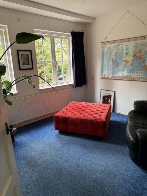mooie grote rode poef, gecapitonneerd, Ophalen, Overige materialen, Zo goed als nieuw, 42 cm