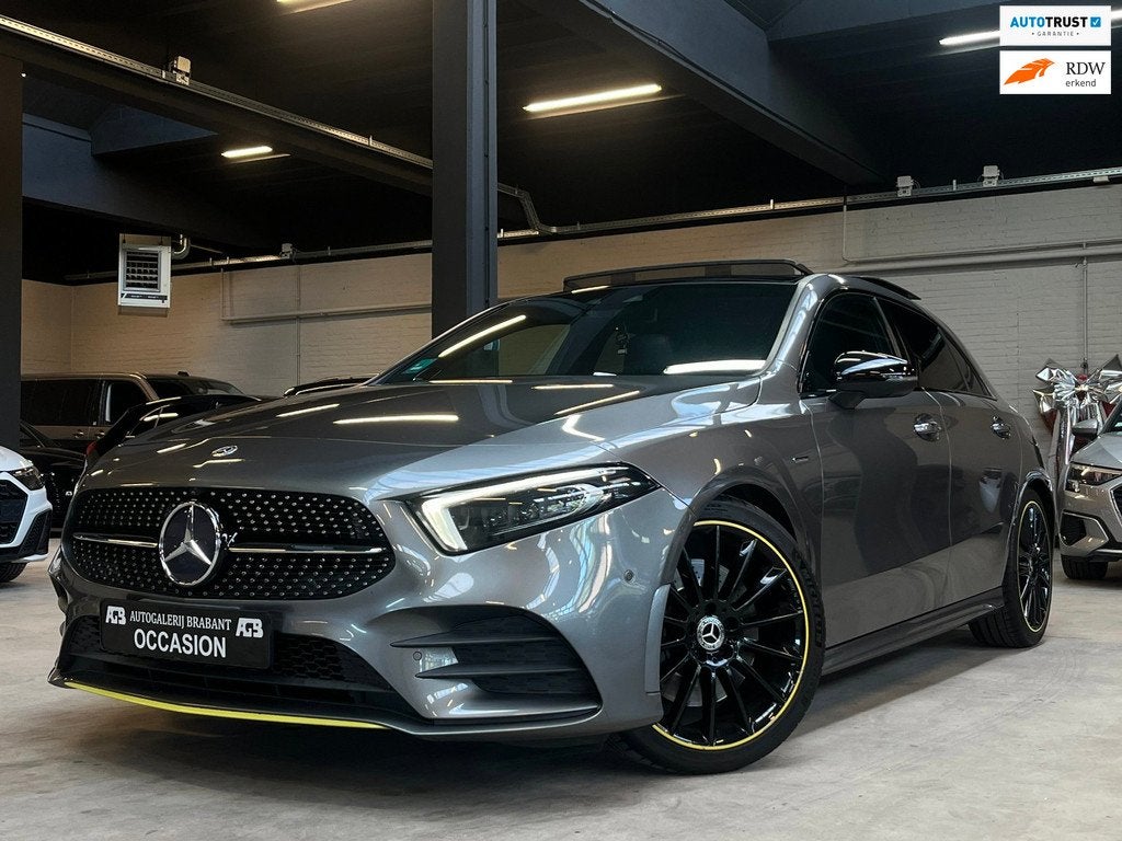 Mercedes-Benz A-klasse 250 Premium Plus AMG Pano/360Camera/H, Auto's, 15 km/l, Gebruikt, Euro 6, 4 cilinders