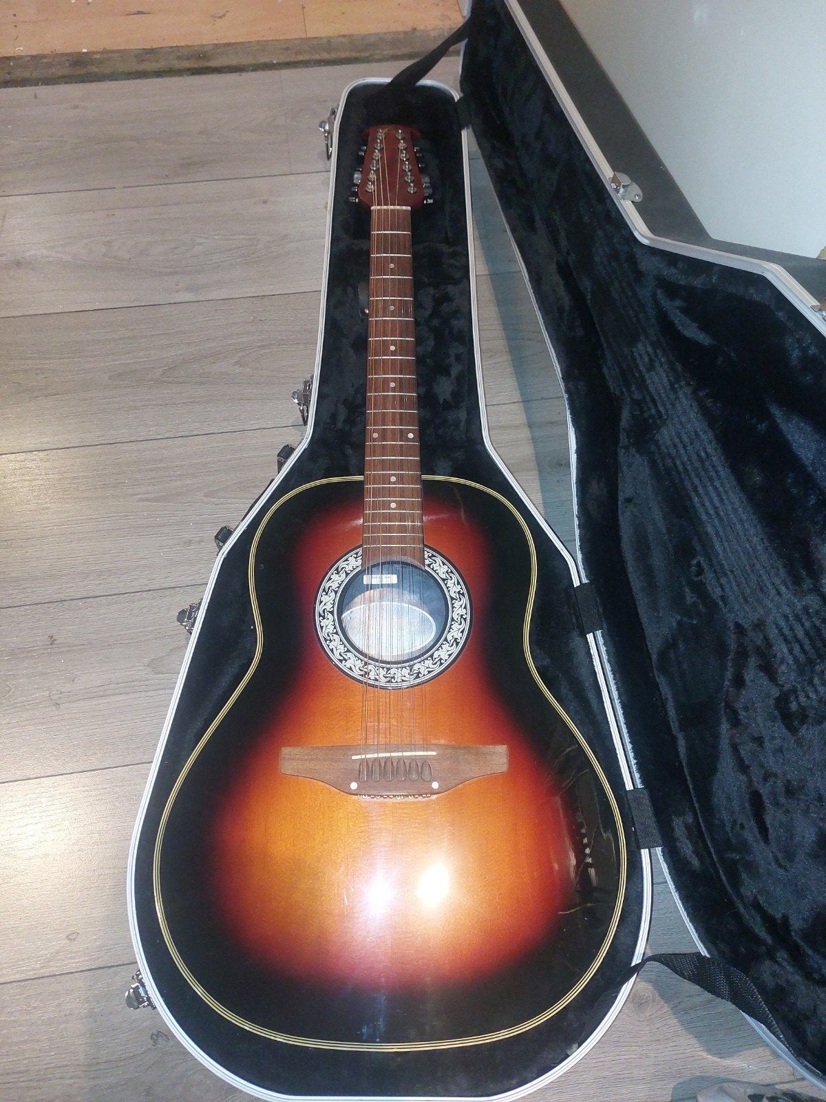 Ovation Celebrity CC165 12-snarige Westerngitaar met koffer, Ophalen, Gebruikt, Western- of Steelstringgitaar, Met koffer