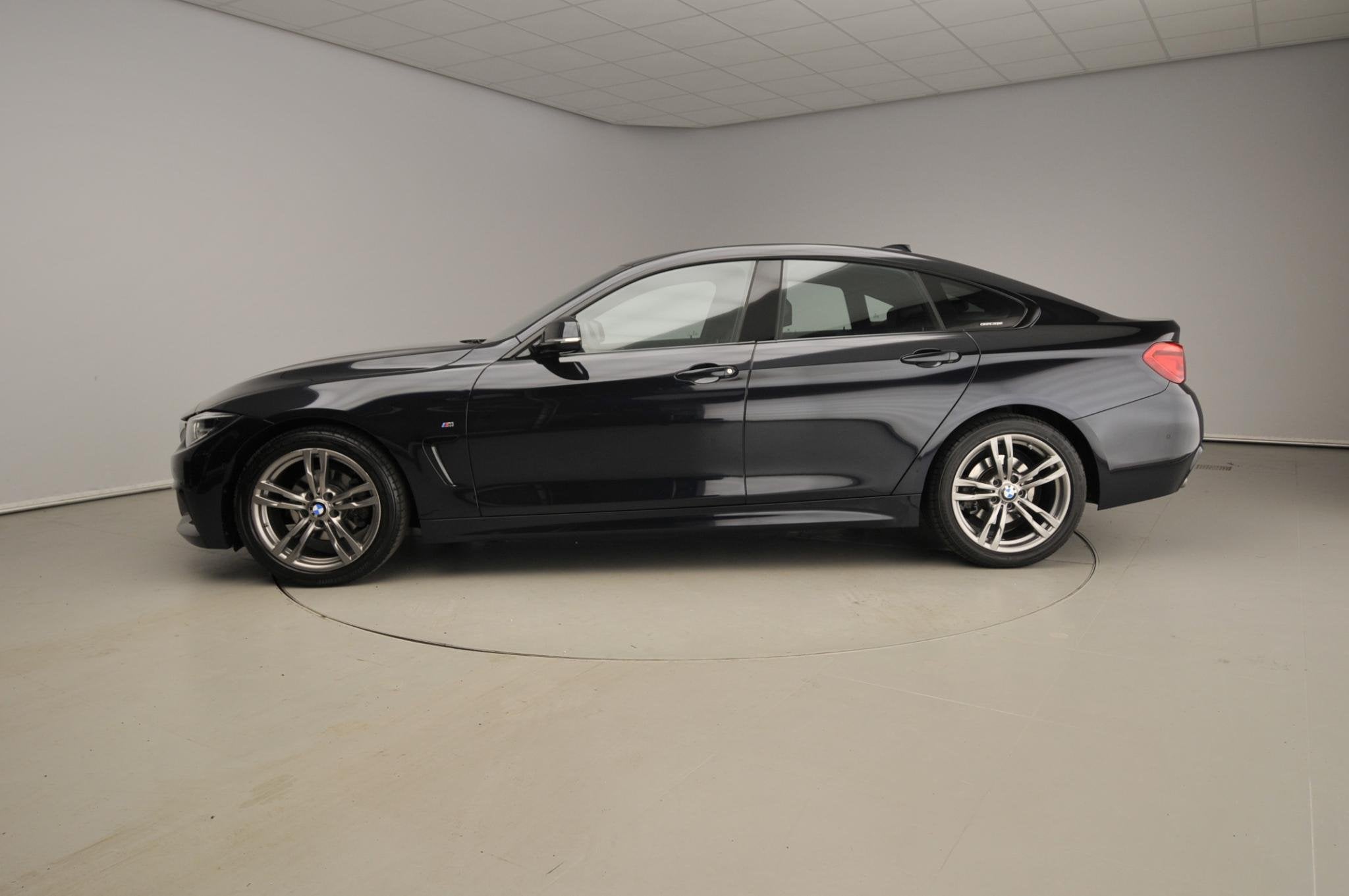 BMW 4 Serie Gran Coupé 418i M-Sportpakket / Cruise / Park a, Auto's, Automaat, Gebruikt, Zwart, Bedrijf