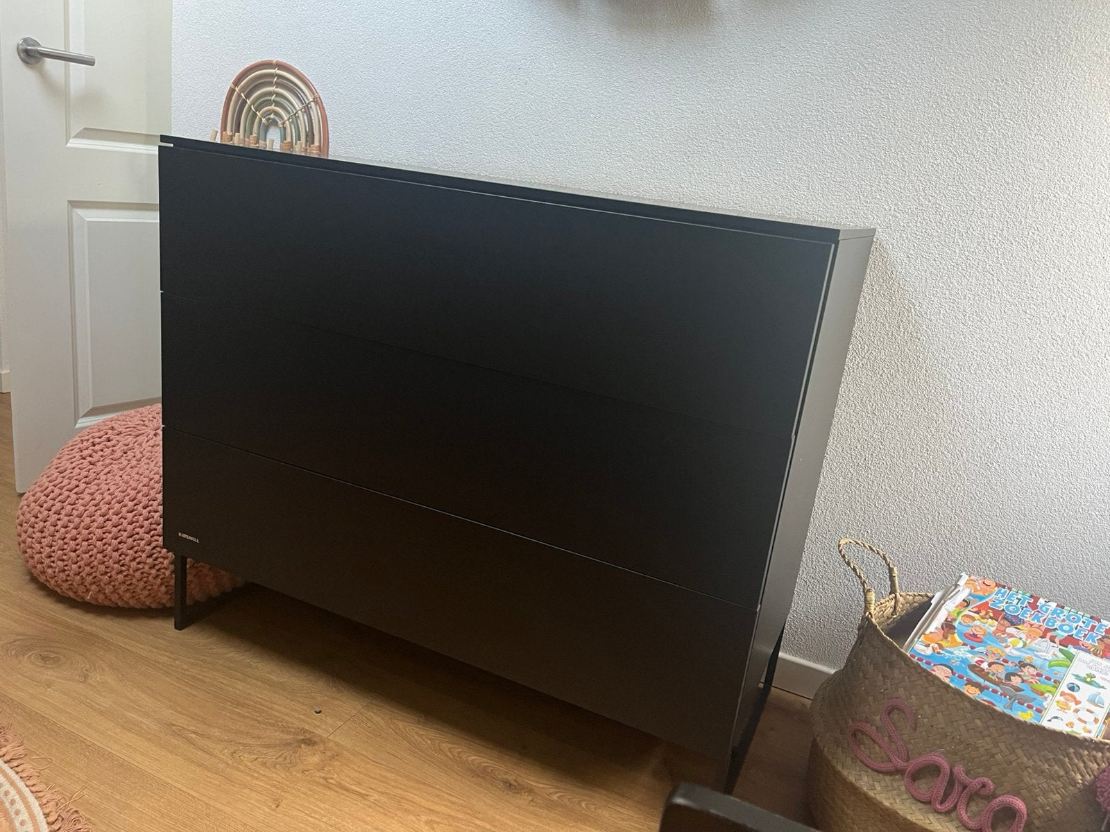 Baby kamer zwart kidsmill commode en ledikant met matras, Ophalen, Zo goed als nieuw, Hout, Houtkachel
