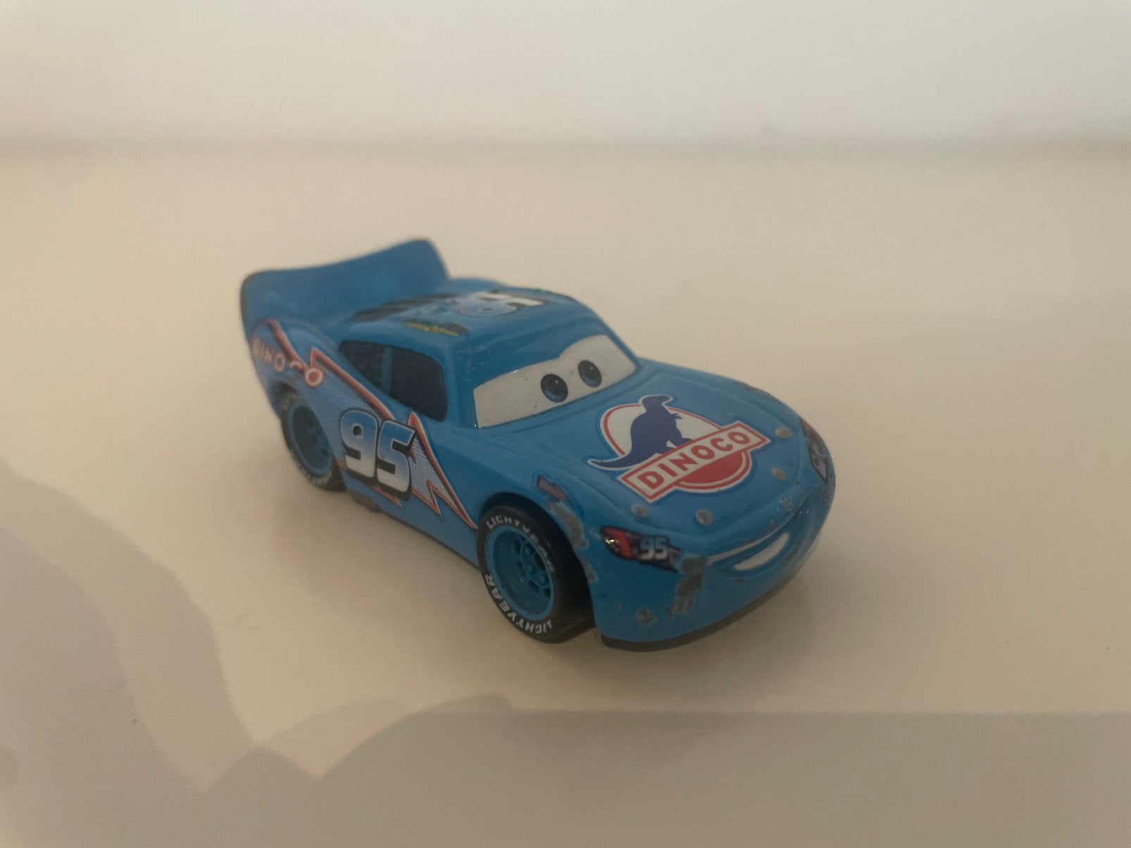 Disney Cars - Dinoco Mcqueen, Ophalen of Verzenden, Gebruikt