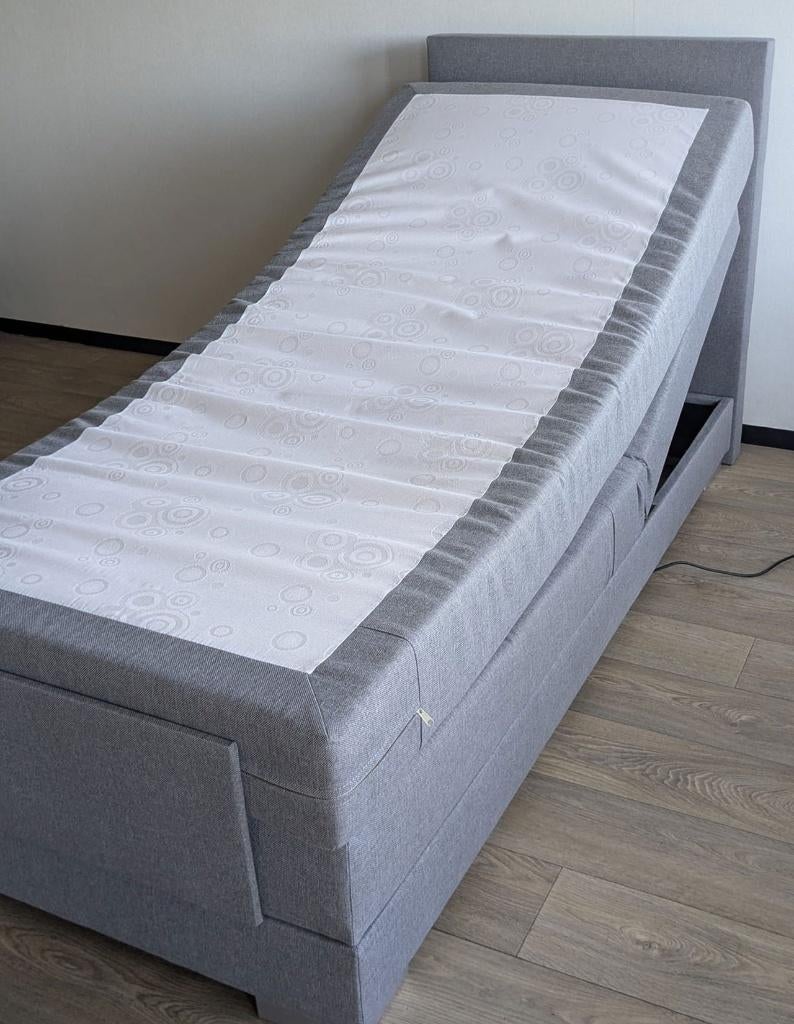 Verstelbare boxspring, Ophalen, Gebruikt, 90 cm, Eenpersoons