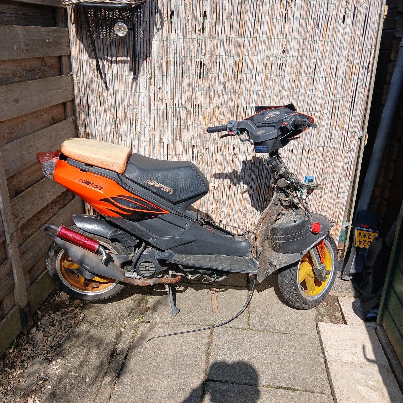 Loop of sloop scooter, Maximaal 45 km/u, 2 versnellingen, 50 cc, Ophalen