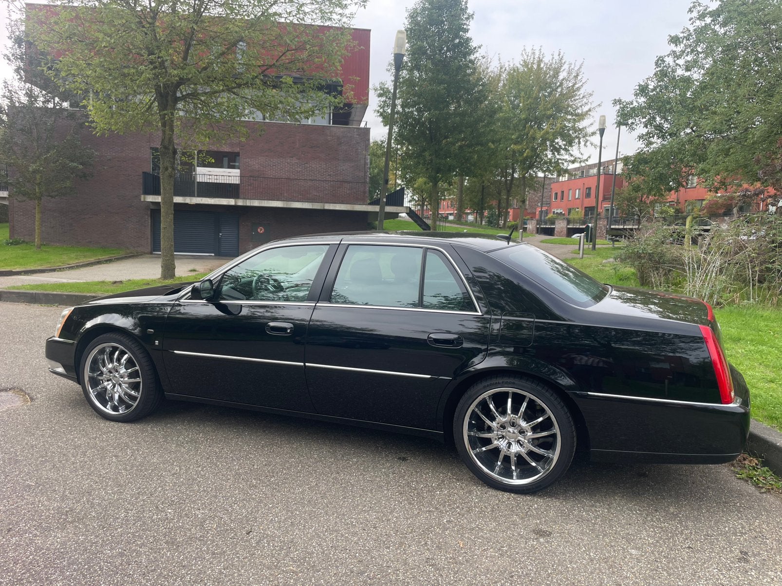 Cadillac DTS 2007 Zwart/Beige 100.000 km  G3 Nieuwstaat, Auto's, 4565 cc, Zwart, Leder, Particulier