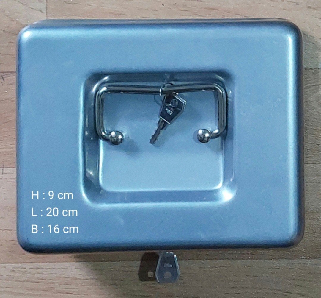 Handig geldkistje met sleutel Afm: 9x20x16cm 2 stuks €20, Ophalen of Verzenden, Nieuw, Metaal of Blik