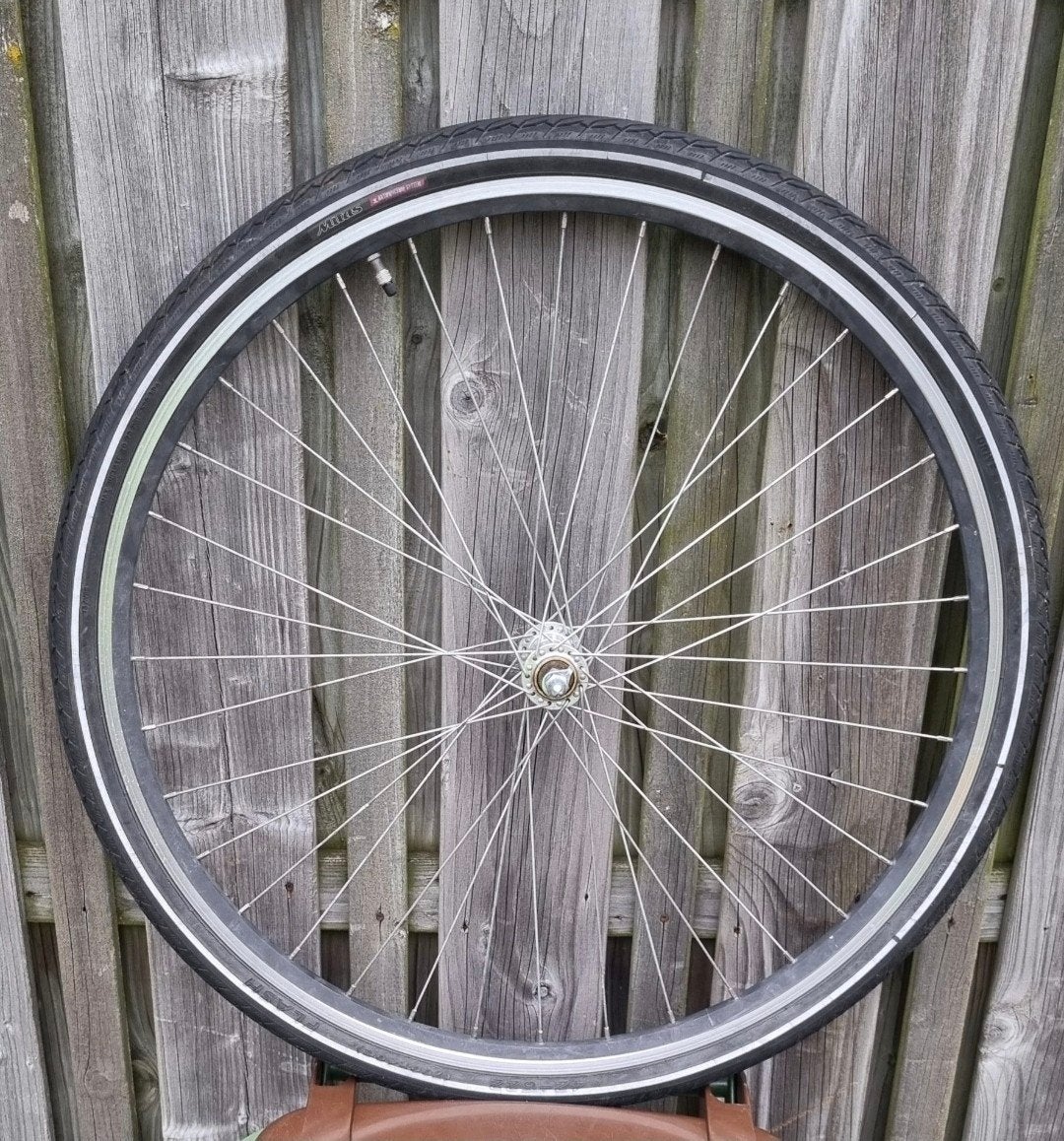 Te koop aangeboden: Cortina U4 Voorwiel Compleet 28 Inch
​Be, Fietsen en Brommers, Fietsonderdelen, Ophalen, Toerfiets, Wiel, Cortina U4