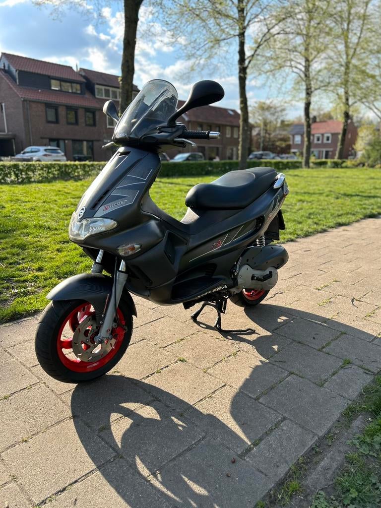 Gilera runner mo7 172cc a1 (9307km), Fietsen en Brommers, Scooters | Piaggio, Zo goed als nieuw, Overige modellen, Benzine, Ophalen