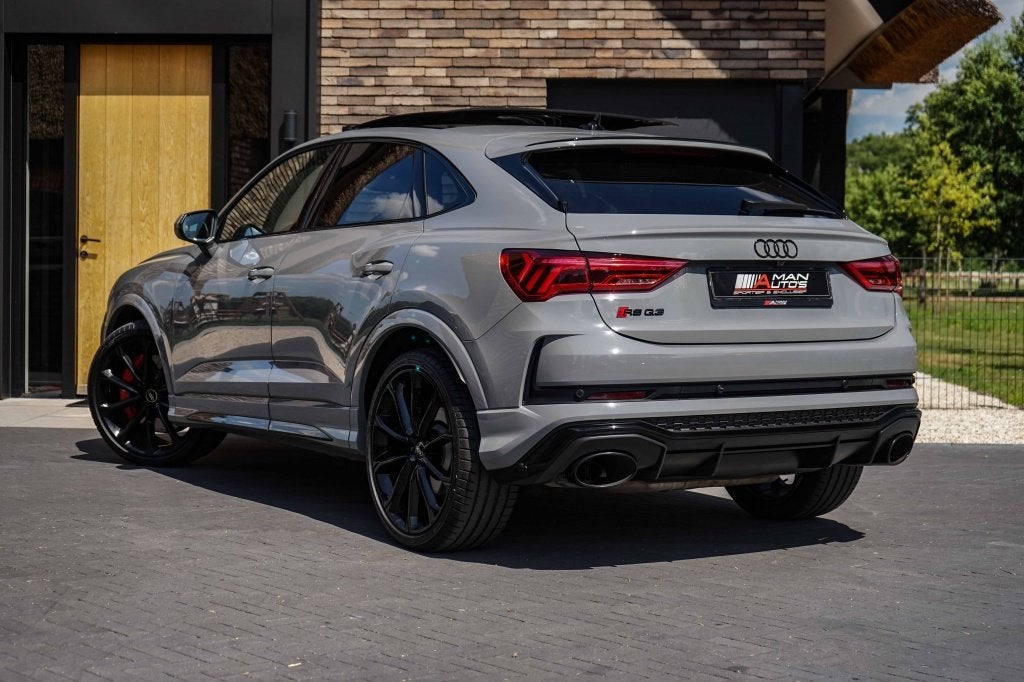 Audi RSQ3 2.5 TFSI Quattro Sportback RS Q3 Pano/Sonos/RED-RS, Auto's, Automaat, Dealer onderhouden, Gebruikt, Euro 6
