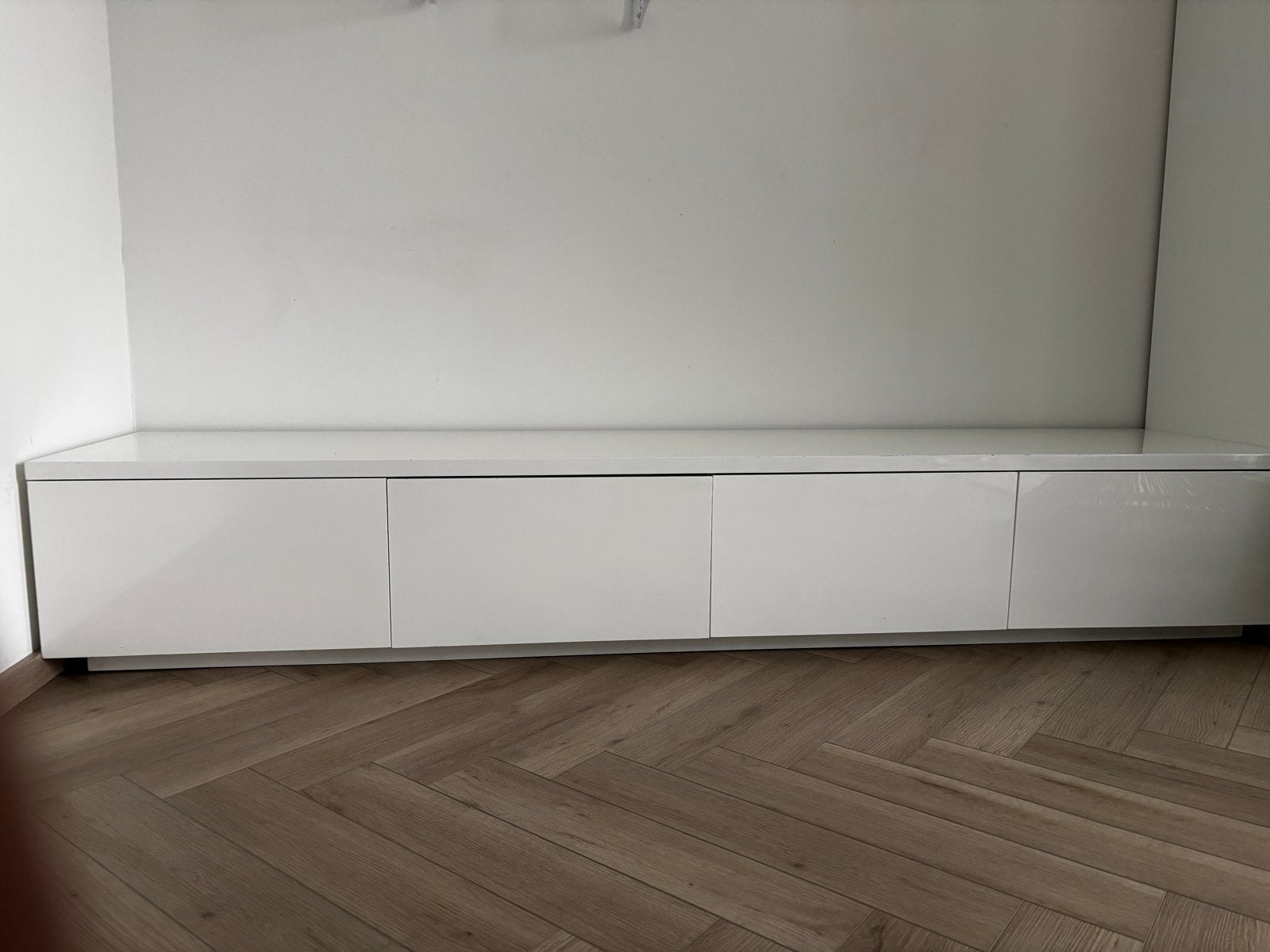 Witte kast met lades en klepdeuren - 260x50x36 cm, Ophalen, Gebruikt