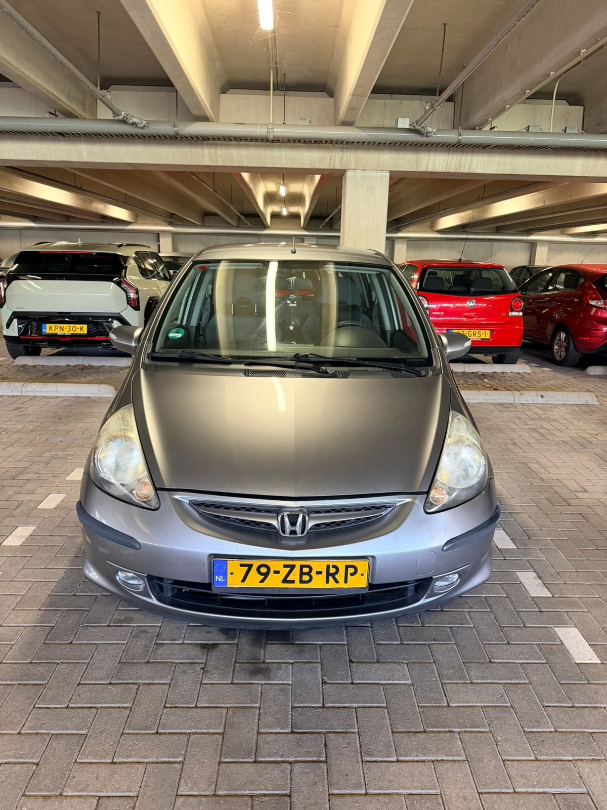 Honda Jazz 1.4 I 2008 Grijs, Auto's, Honda, Voorwielaandrijving, 83 pk, 450 kg, 40 €/maand