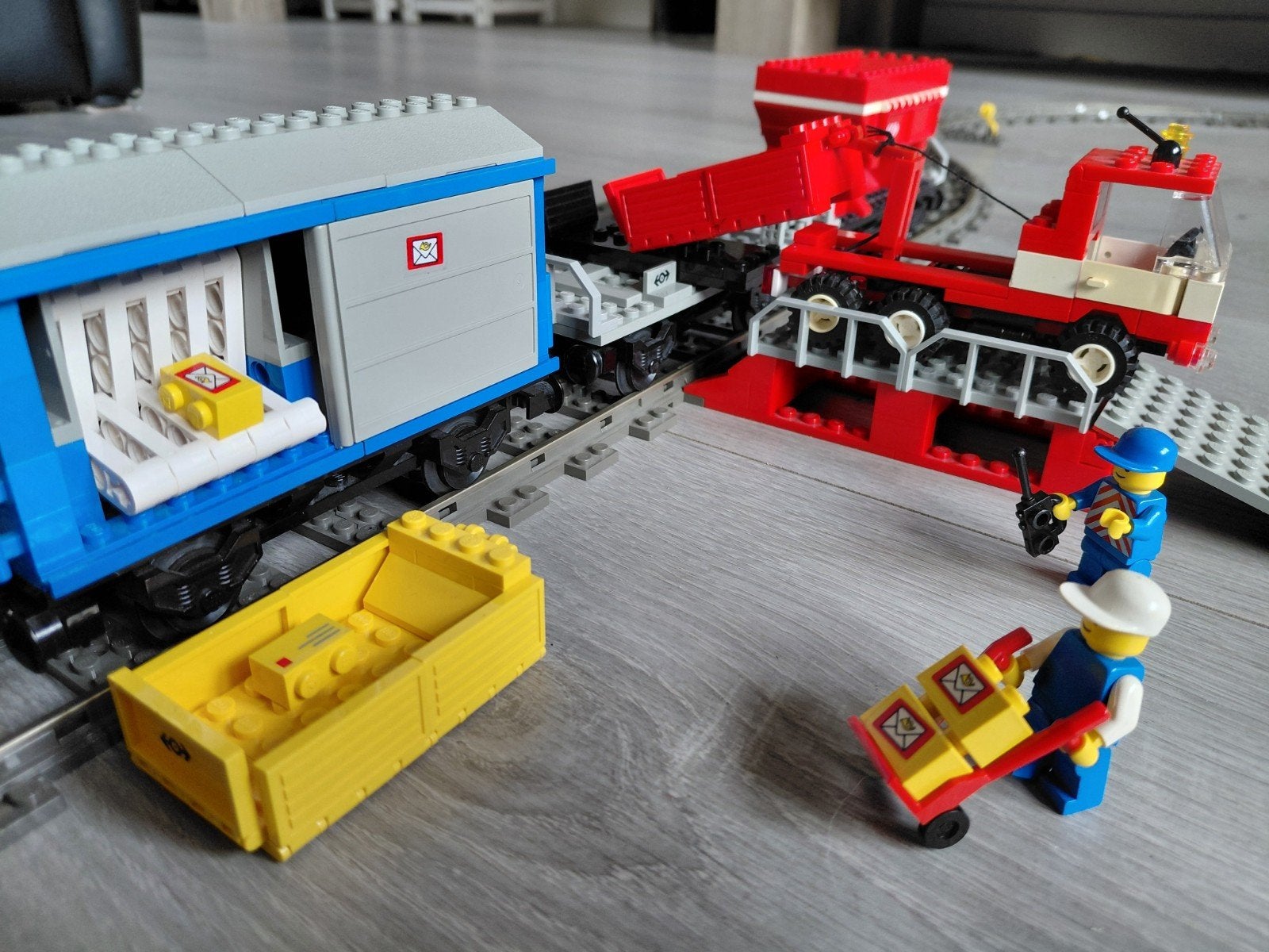 Lego Trein Set met Extra Rails, Wissels en Spoorovergang, Lego, Ophalen of Verzenden, Inclusief instructies, Complete set