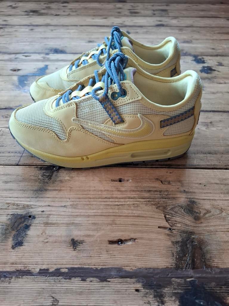 Nike Air Max 1 Travis Scott Gold - Maat 39, Kleding | Heren, Schoenen, Overige kleuren, Ophalen of Verzenden, Sneakers of Gympen