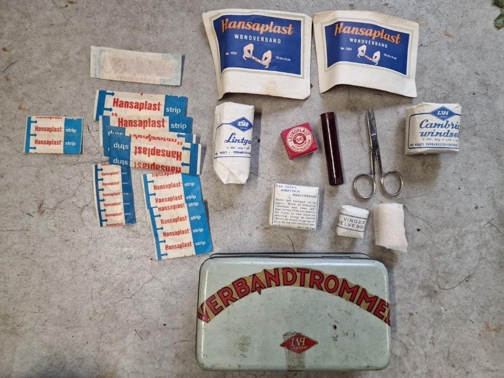 Vintage pechlamp plus Vintage auto verbandtrommel met inhoud, Ophalen of Verzenden, Huis en Inrichting