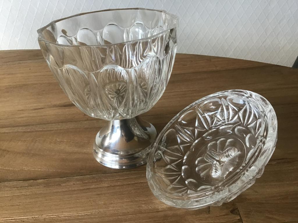 Prachtige bonbonnière op voet met deksel, Ophalen of Verzenden