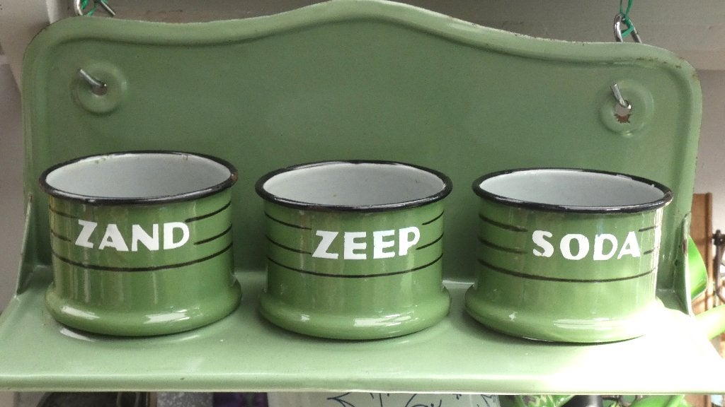 emaille keukenrek/ zand zeep soda potjes en rekje, Antiek en Kunst, Antiek | Emaille, Ophalen of Verzenden