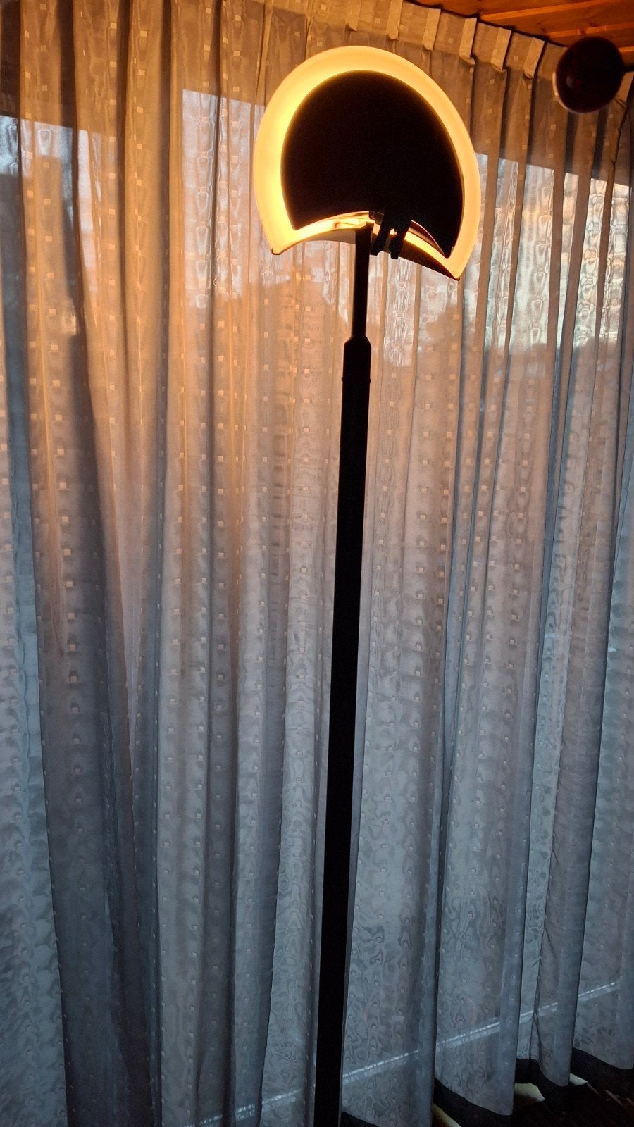 Moderne LED Vloerlamp met Dimmer - Zwart Metaal, Ophalen, Overige fittingen, Zo goed als nieuw, Metaal