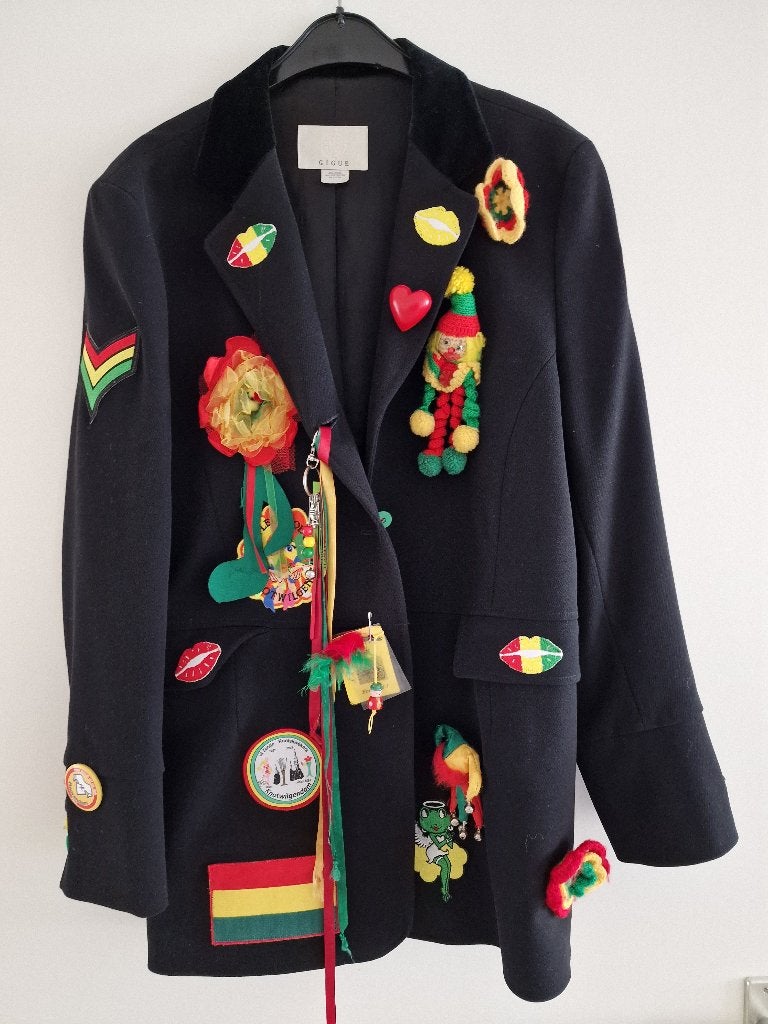 damesjasje voor carnaval met emblemen mt 40, Kleding | Dames, Maat 38/40 (M), Zwart, Ophalen of Verzenden, Onbekend