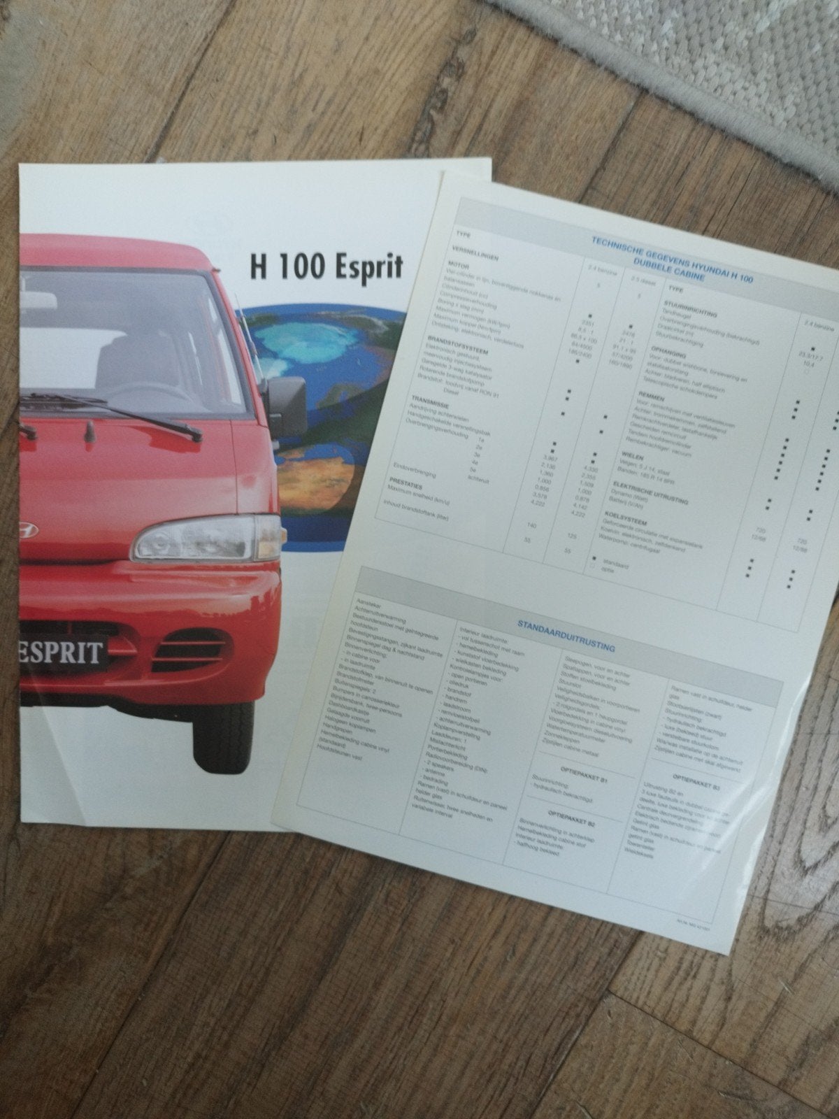 H 100 esprit Hyundai brichure met tech bijlage 1996, Gelezen, Ophalen of Verzenden, Overige merken, Hyundai