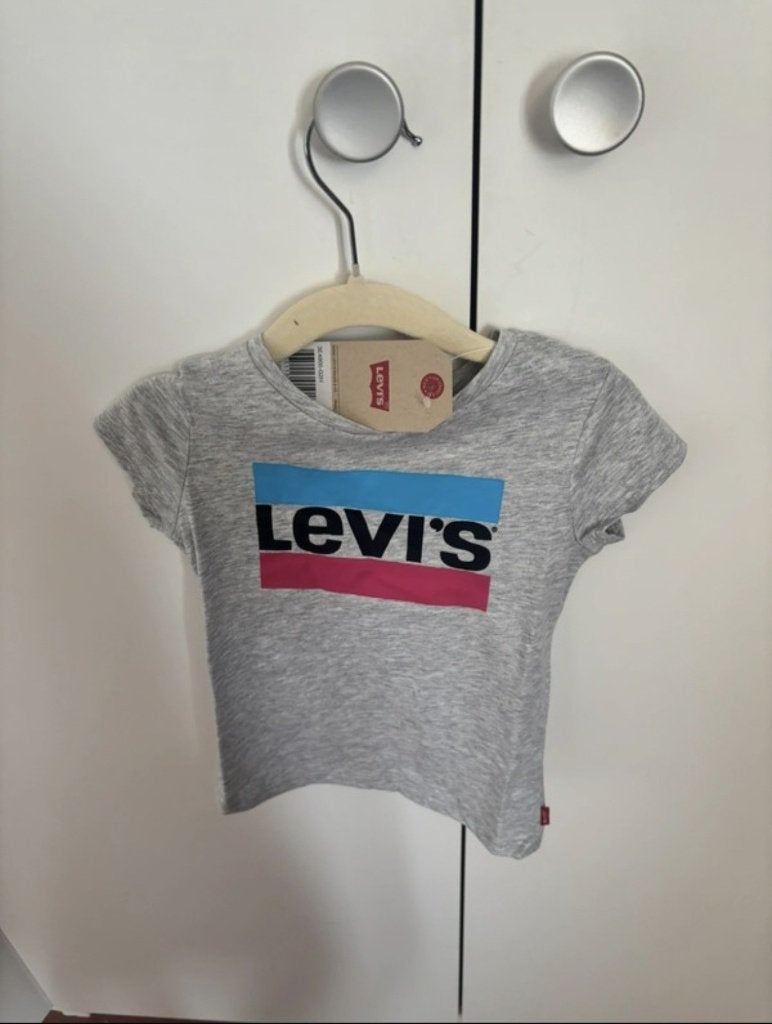 Nieuw Levi's T-shirt maat 98 (advr 169), Kinderen en Baby's, Kinderkleding | Maat 98, Jongen of Meisje, Nieuw, Ophalen of Verzenden