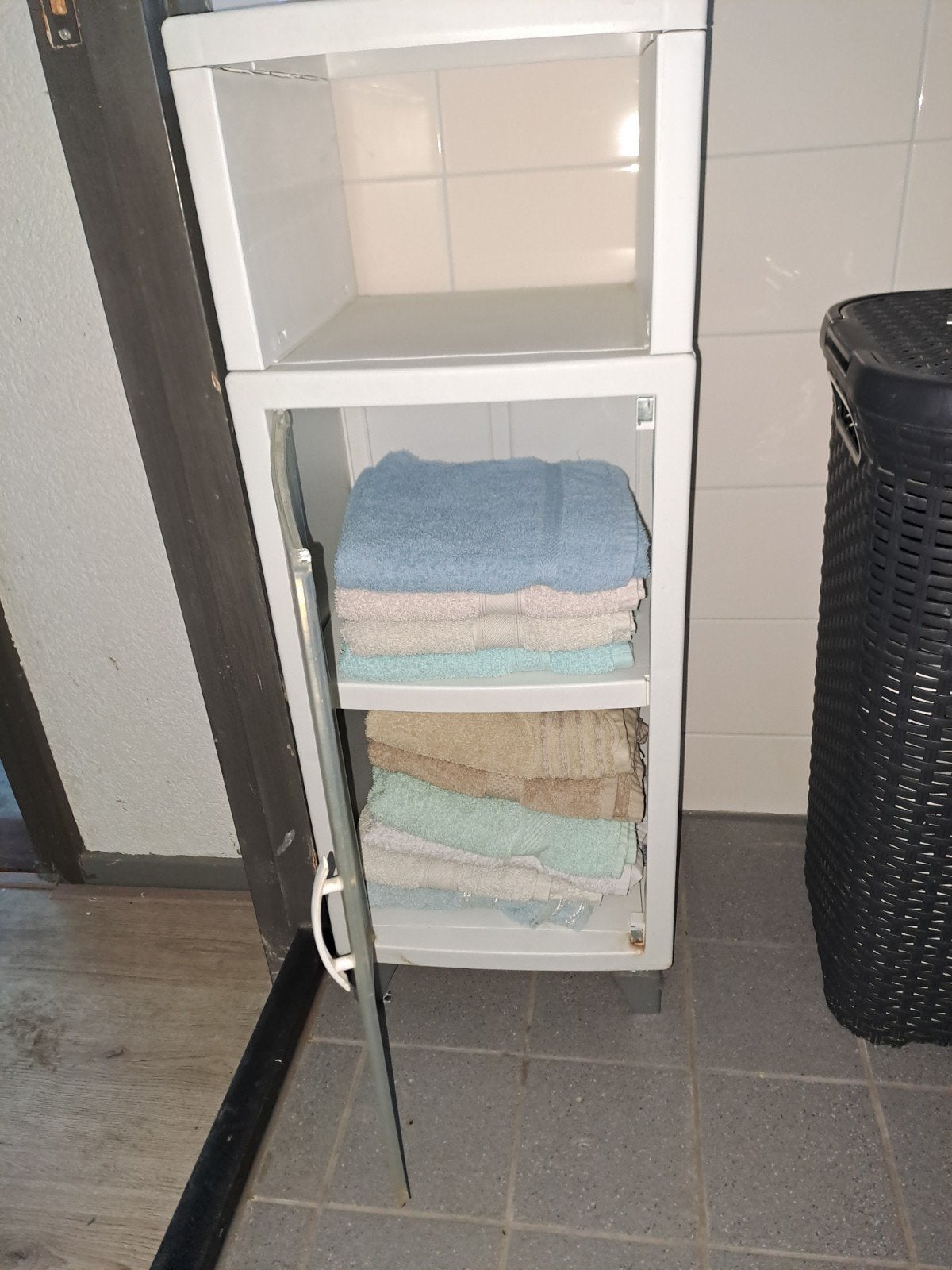 Witte allibert badkamerkast met opbergruimte, Huis en Inrichting, Ophalen of Verzenden, Zo goed als nieuw