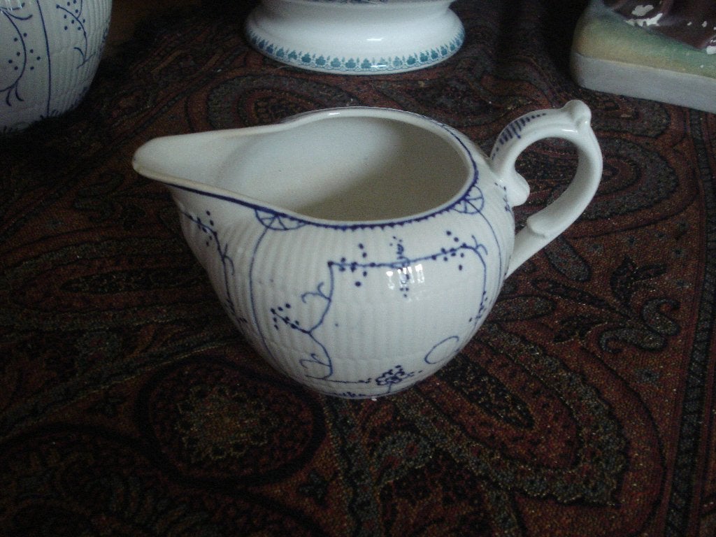 zeer oud melkkannetje villeroy en boch dresden, Ophalen of Verzenden