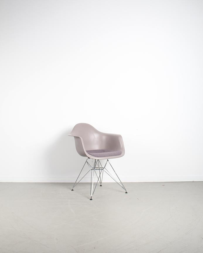 38x Vitra Eames DAR Kuipstoel Taupe – Chroom Eiffelonderstel, Niet ingevuld, Niet ingevuld, Ophalen of Verzenden, Zo goed als nieuw