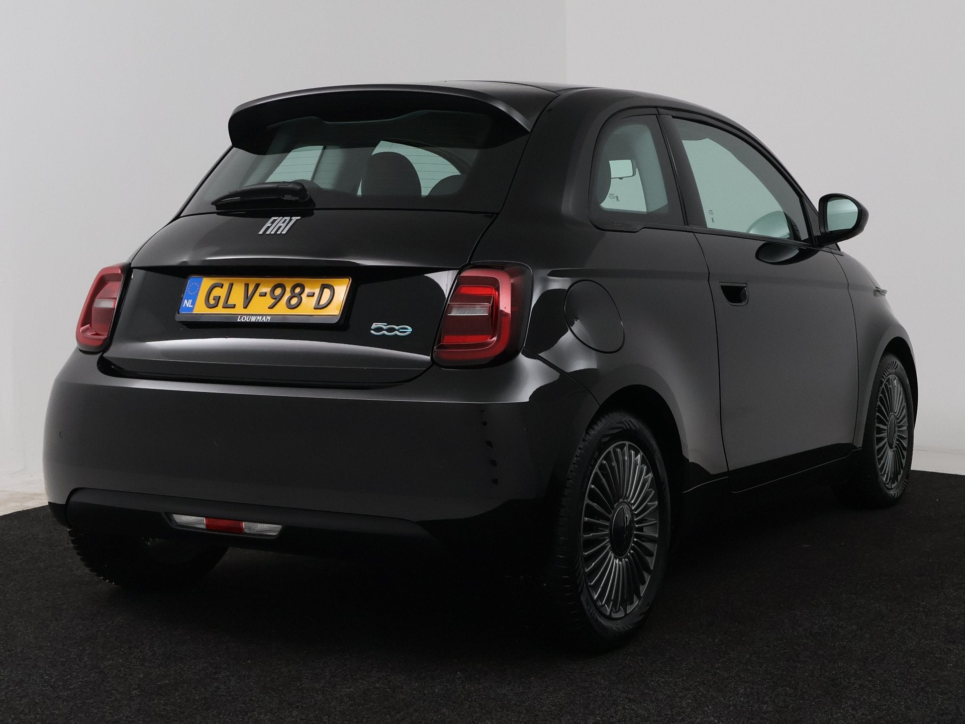 Fiat 500 RED 42 kWh | SOH 94,4% (bj 2022, automaat), Auto's, Fiat, 12 maanden, Stof, 4 stoelen, Zwart