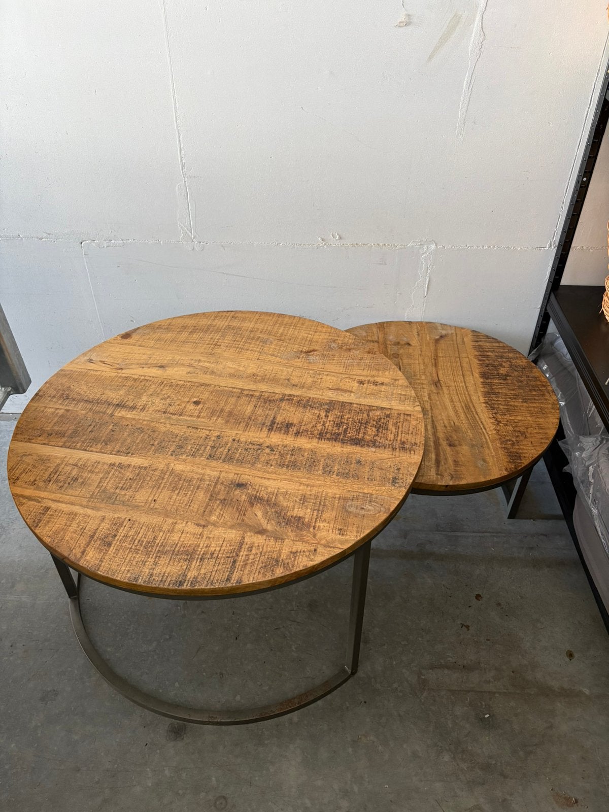 2 ronde salontafels mangohout / metaal (De Bommel), 50 – 75, 50 tot 100 cm, Rond, Zo goed als nieuw