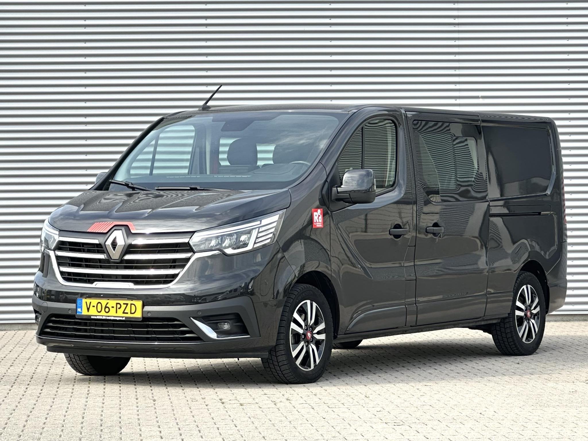 Renault Trafic 2.0 Blue dCi 150pk L2H1 Dubble cabine DC, Auto's, Stof, Gebruikt, Euro 6, 4 cilinders