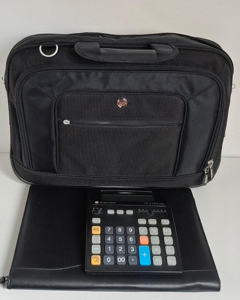 Laptop tas A4 portfolio map GRATIS Calculator  3 stuks €9,99, Ophalen of Verzenden, Zo goed als nieuw, 60 Hz of minder