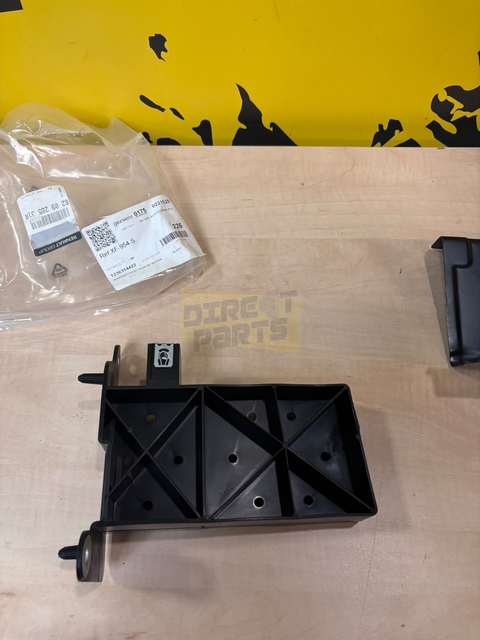 Renault Twingo (7/14-11/24) Bumpersteun Voor Rechts Buiten O, -, -, Nieuw, Bumper