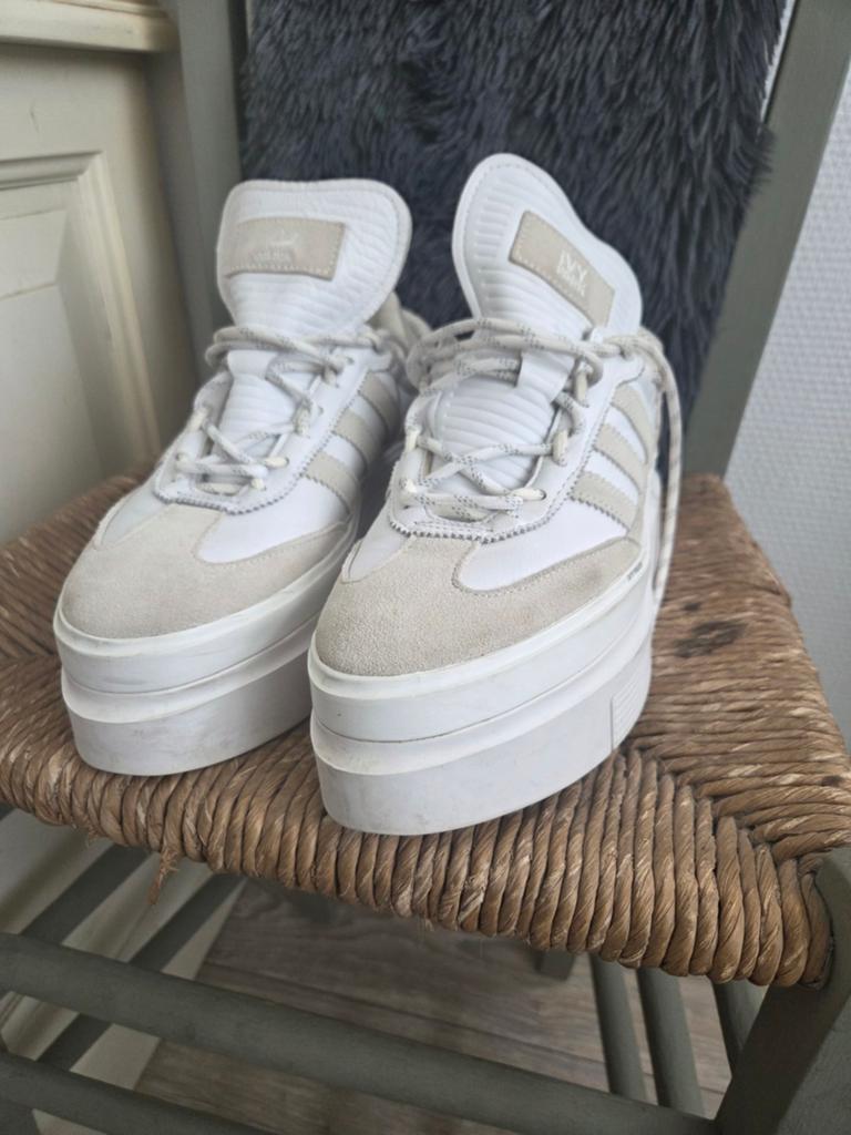 Adidas sneakers X Ivy park maat 40 2/3, Ophalen of Verzenden, Zo goed als nieuw, Wit, Sneakers of Gympen