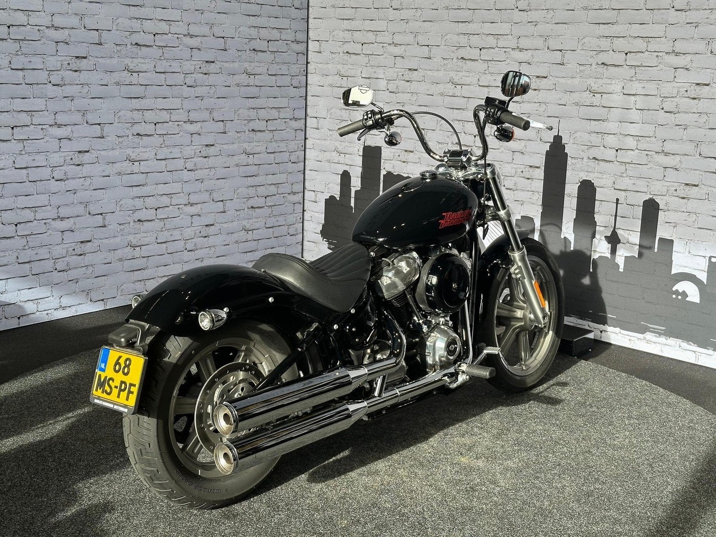 Harley-Davidson FXST SOFTAIL STANDARD (bj 2023), Motoren, Laan van Vredenoord 33
2289 DA  RIJSWIJK, NL, Nieuw, Bedrijf, Overig