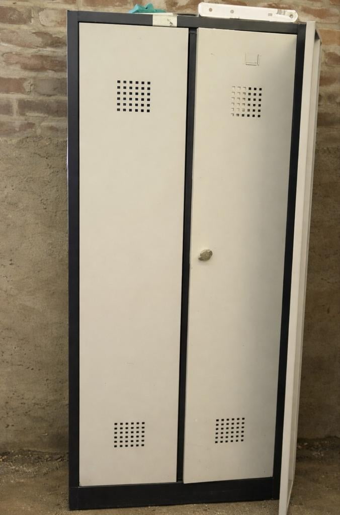 Metalen lockers met twee deuren, Ophalen of Verzenden, Gebruikt, Industrieel