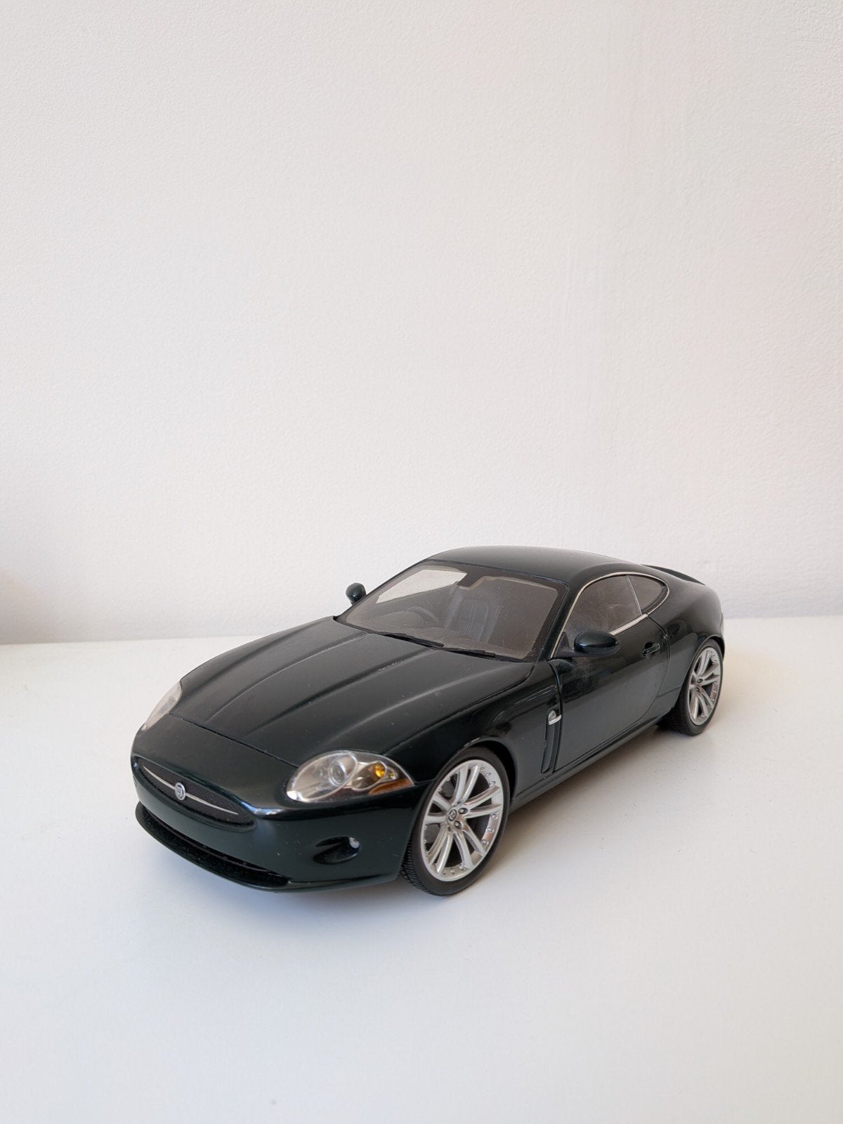 Minichamps Jaguar XK Coupe 1:18, Ophalen, Zo goed als nieuw, Auto, MiniChamps