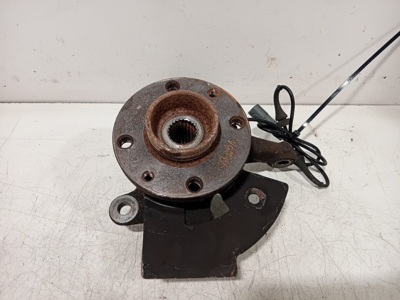 Wielnaaf links voor Nissan Micra, Onderdelen@venauto.nl, Van der Ven Autorecycling B.V., Gebruikt, Ettenseweg 76, 4706 PB Roosendaal, The Netherlands