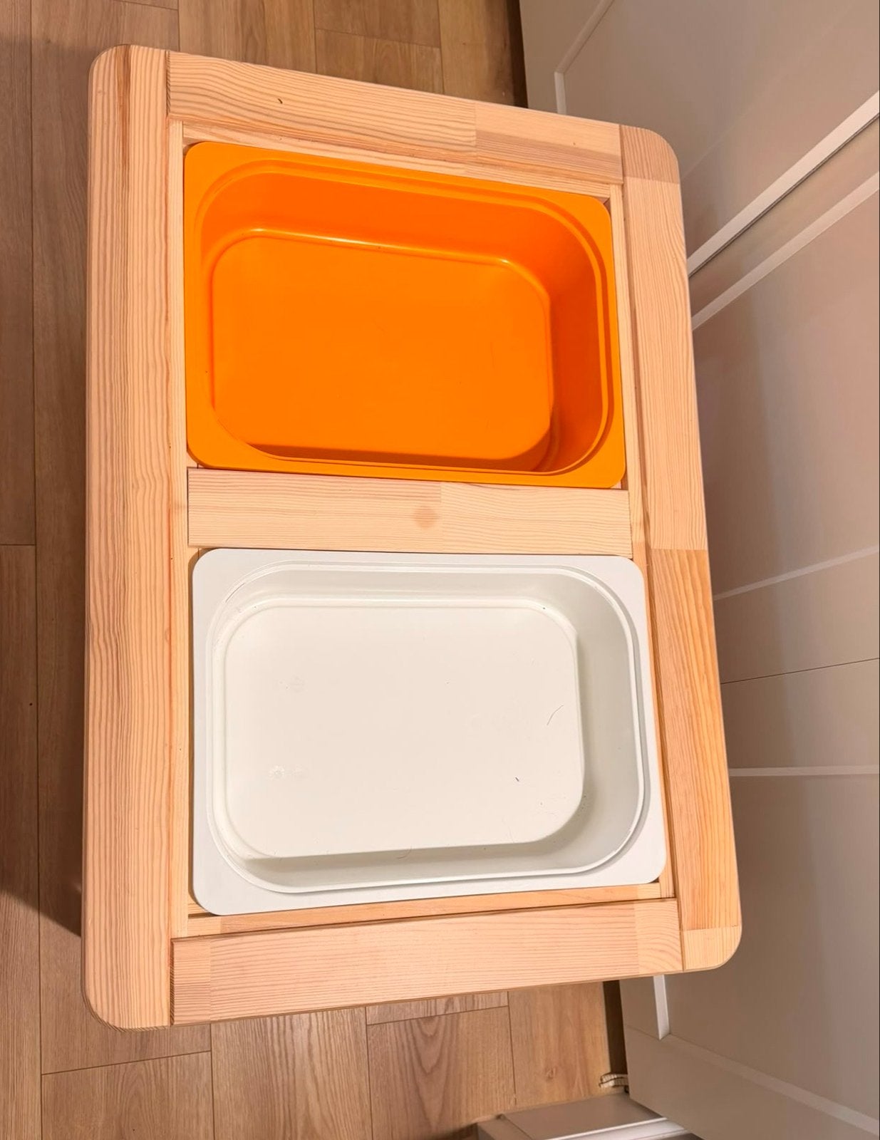 Houten speeltafel met opbergbakken, Kinderen en Baby's, Speelgoed | Speeltafels, Ophalen, Zo goed als nieuw