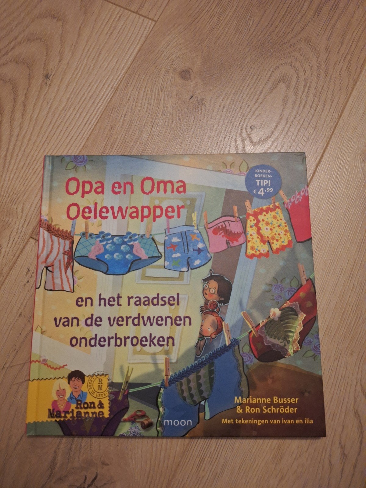 Kinderboek - Opa en oma Oelewapper en het raadsel van de ver, Ophalen of Verzenden, Zo goed als nieuw, Marianne Busser; Ron Schröder