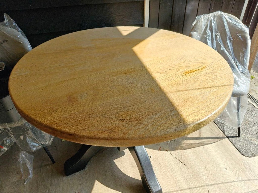 Ronde eiken eettafel Ø114 cm – geloogd/naturel blad, Ophalen, Gebruikt, Landelijk / klassiek, Vier personen