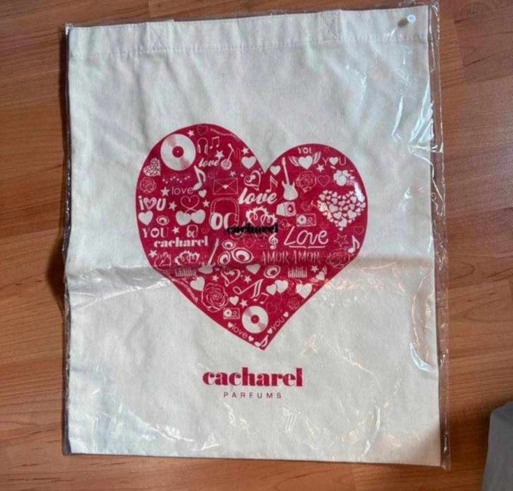 Mooie grote stevige Shopper van Cacharel Amor Amor, Verzenden, Nieuw, Wit, Shopper