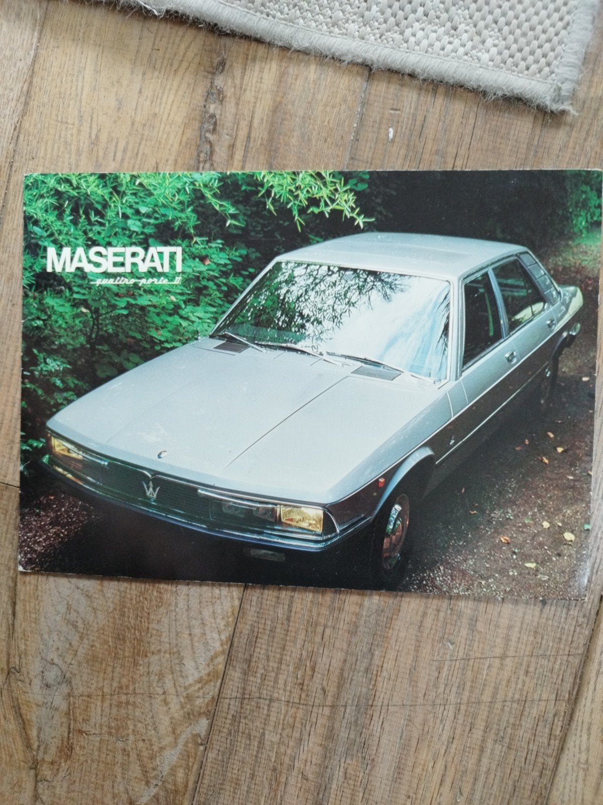 Maserati persmap 1974 - Frans, Engels, Italiaans - SO101, Ophalen of Verzenden, Zo goed als nieuw, Maserati