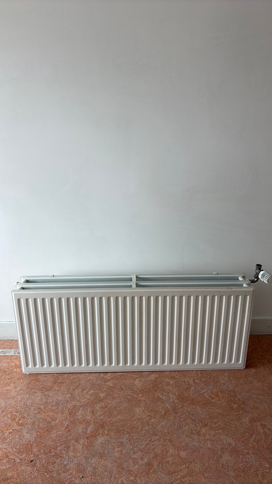 GRATIS 2 radiatoren Kralingen, Ophalen, 30 tot 80 cm, Gebruikt, Radiator