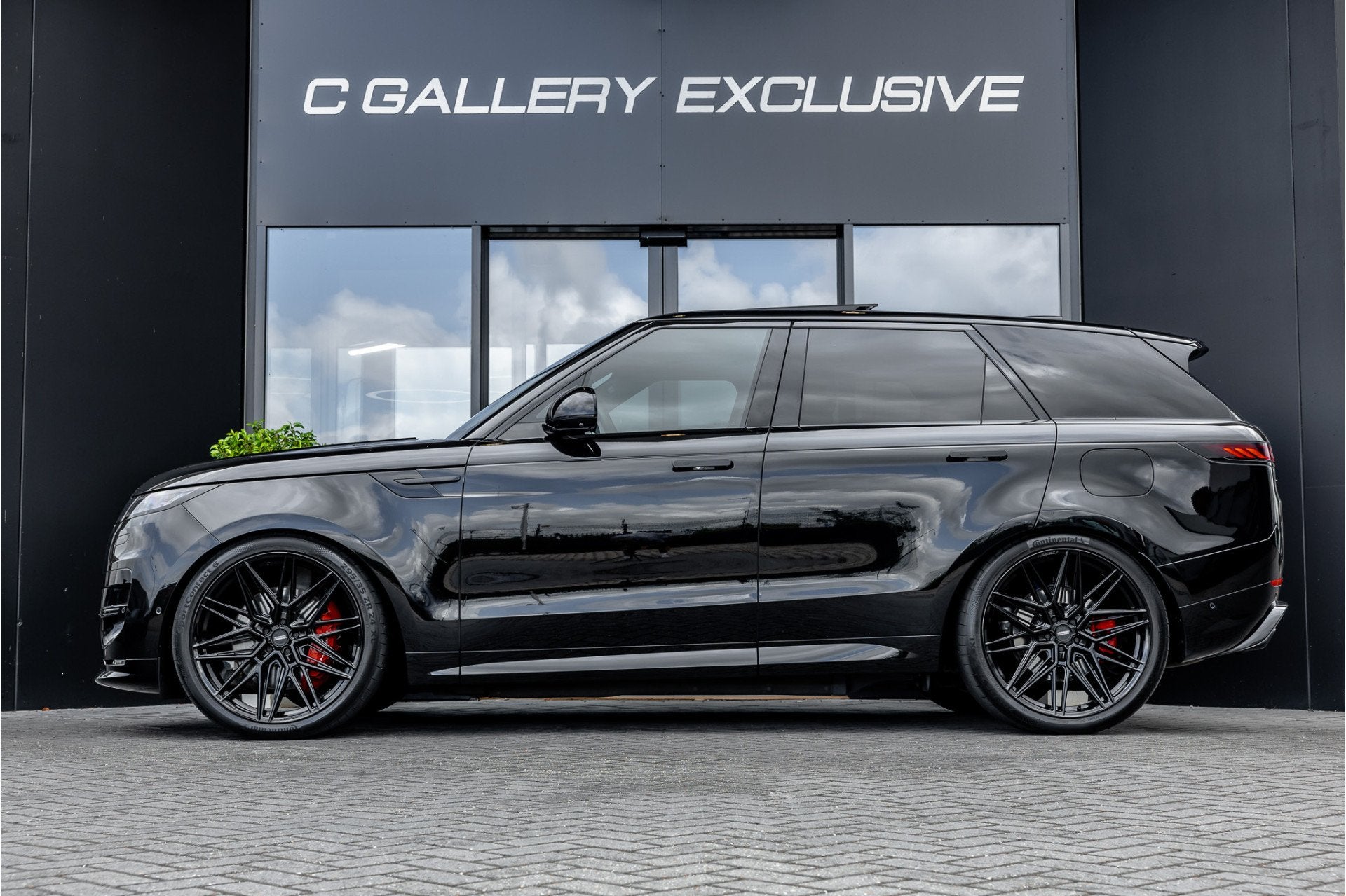 Land Rover Range Rover Sport 3.0 P510e First Edition - BTW |, Auto's, Automaat, Gebruikt, 510 pk, 3000 kg