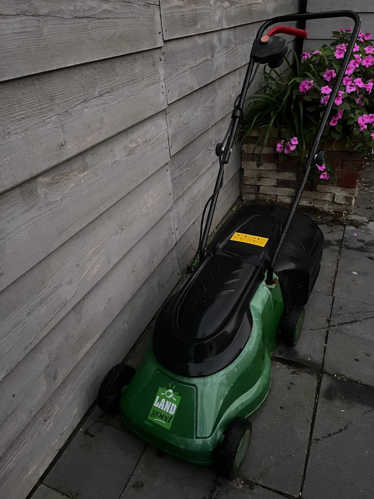 Grasmaaier, Ophalen, Cirkelmaaier, Gebruikt, Elektrische grasmaaier