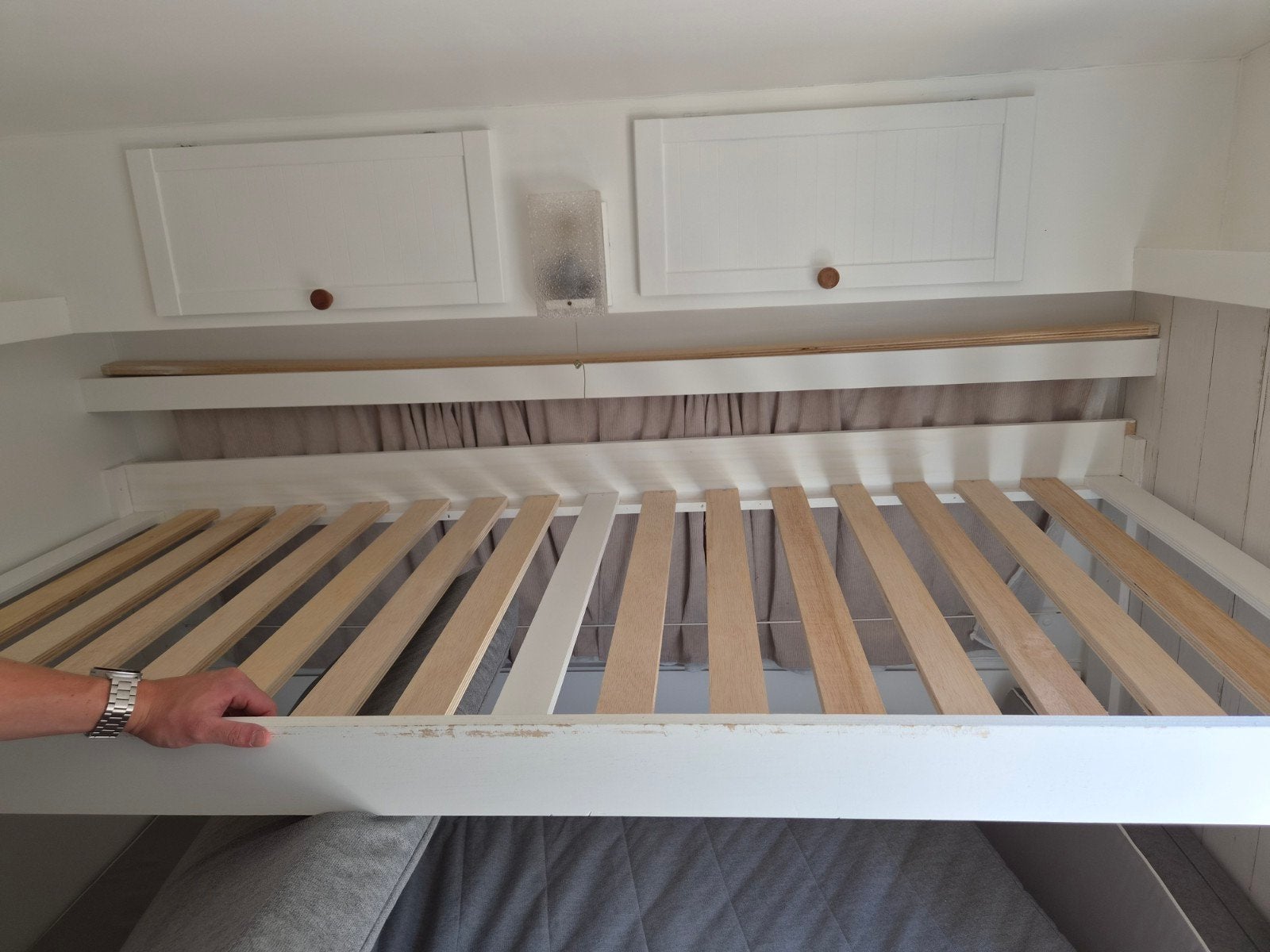 Zelfgemaakt bed voor in de caravan met lattenbodem en matras, Ophalen, Gebruikt, Eenpersoons, Eenvoudig