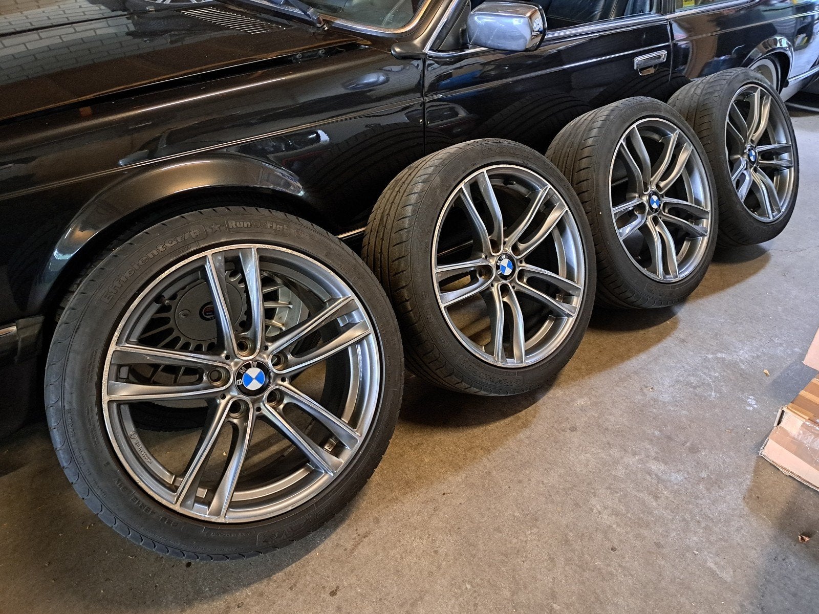 BMW  M Sport Velgen met zomerbanden - 18 inch, Ophalen, 18 inch, Gebruikt, Banden en Velgen