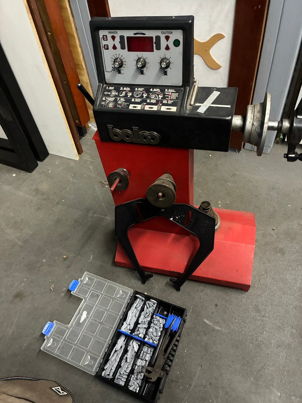 Balco b90 air balanceer apparaat incl hulpstukken en lood, Ophalen, Gebruikt