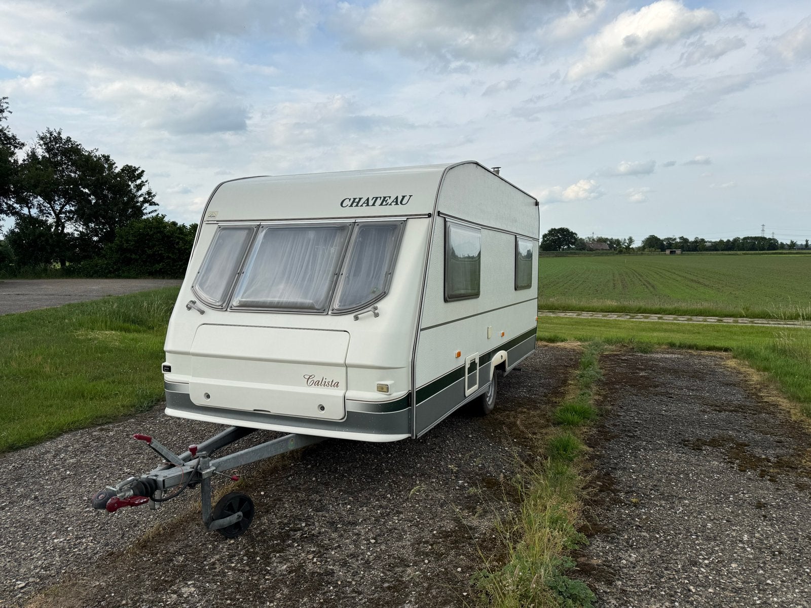 Chateau Calista 430 - Compacte caravan met voortent, Chateau, Omvormbare zithoek, Treinzit, Particulier