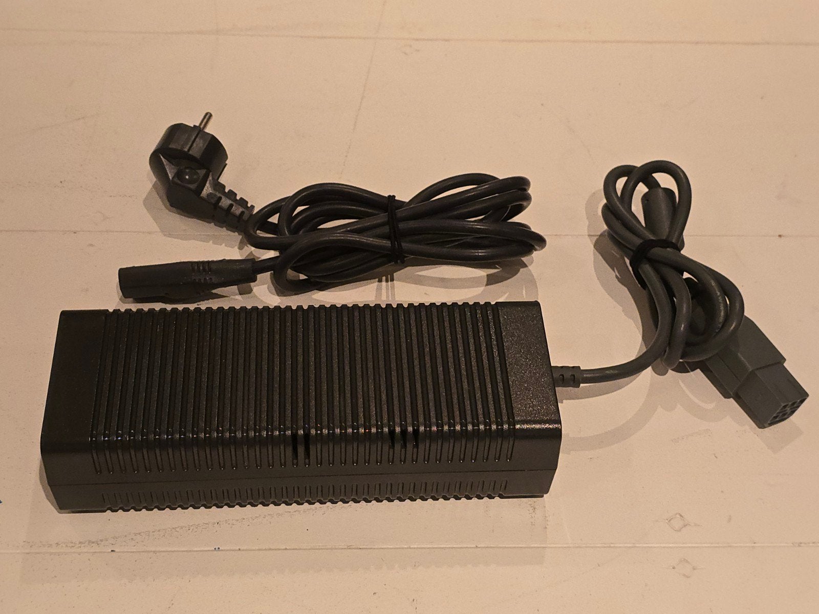 Xbox 360 phat Voeding Adapter - Origineel, Ophalen of Verzenden, Zo goed als nieuw, Voeding of Kabel, Xbox 360